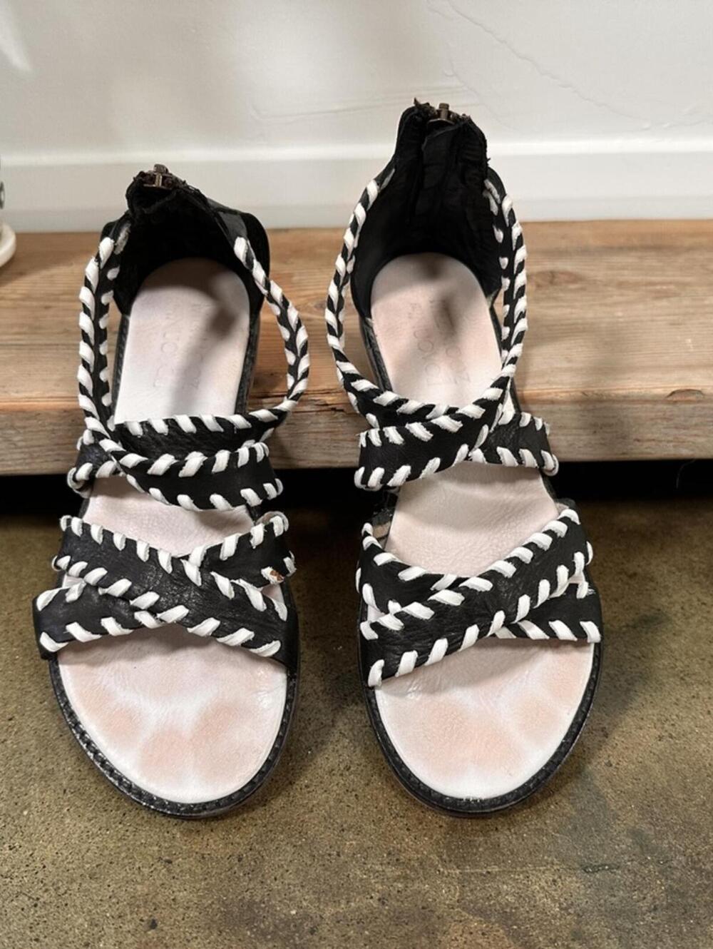Miz Mooz Leather Gladiator Sandals EU 38 Black White Whipstitch Flat Boho - Picture 3 of 10